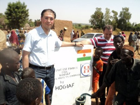 Hollandalı Türk işadamların Nijer'de açtırdığı su kuyuları faaliyete girdi