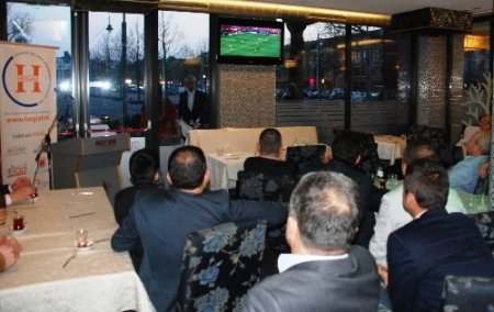 Hollandalı Türkler Fenerbahçe'nin elenmesine üzüldü