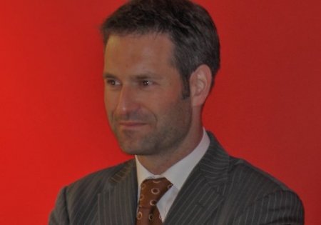 Hollandalı Türkler huzurevindeki anneleri ziyaret etti