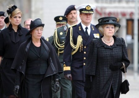 Hollanda'nın müstakbel kral ve kraliçesi Almanya'ya yolcusu