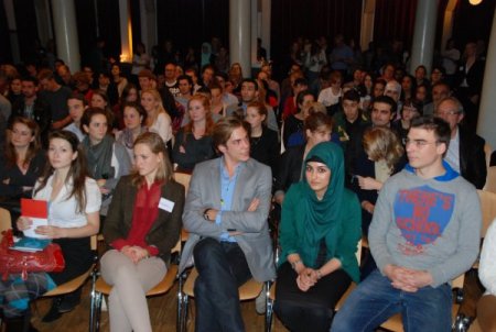 Hollanda’yı BM gençlik meclisinde Türk kızı temsil edecek