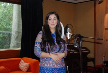 Hollanda'yı Eurovision'da Temsil Edecek Ayten'in Hedefi Finale Kalmak