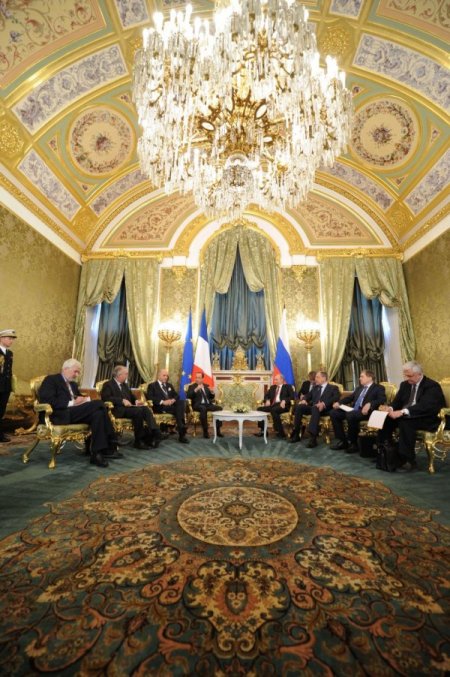 Hollande’den, Putin’e “porta şaraplı” Suriye’de çözüm önerisi (1)