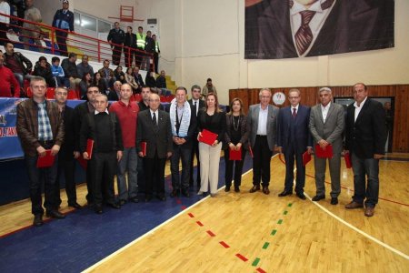 Homend’e emeği geçenlere plaket