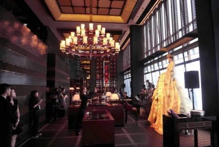 Hong Kong’da Dünyanın En Yüksek Oteli Açıldı