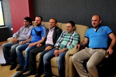 Hopa Sanayici İşadamları Derneği üyeleri basın mensuplarıyla buluştu