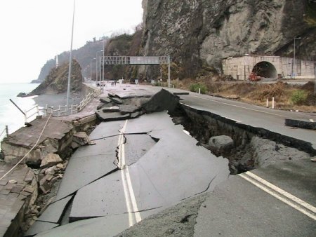 Hopa Sarp Karadeniz Sahil Yolu Çöktü