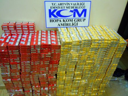 Hopa'da kaçak sigara ve içki ele geçirildi