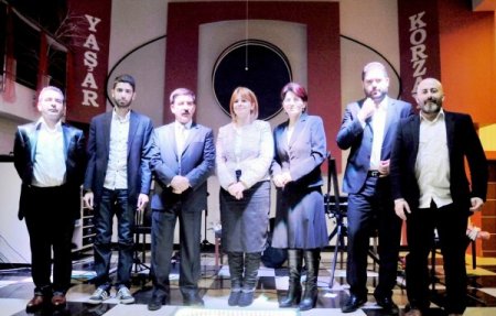 Hopalılar Kırık Mızrap konseriyle coştu