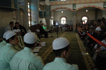 Hoşgör Kur'an Kursu Hafızlık Bölümü’nden Mezun 38 Hafız Belge Aldı