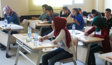 Hoşgörü Eğitim Kurumları'nda matematik yarışması coşkusu