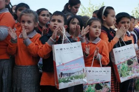 Hoşgörü'lü Öğrenciler, Harçlıkları İle Kardeş Okul Öğrencilerini Sevindirdi