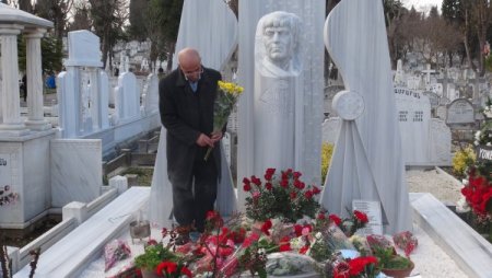 Hrant Dink, ölüm yıldönümünde mezarı başında anıldı