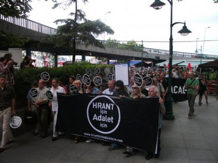 ‘hrant’ın Arkadaşları’ Adliyeye Yürüdü