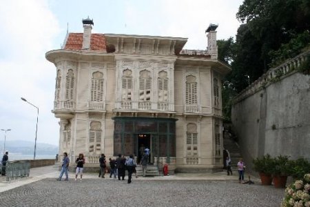 Huber Köşkü'nün Restorasyon Çalışmaları Uygulamalı Olarak Başlıyor