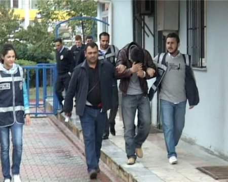 Hukuk Fakültesi Son Sınıf Öğrencisi Hırsızlıktan Tutuklandı