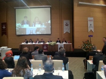 Hukukçular anlaşmazlıkların barışçıl çözümünü konuştu