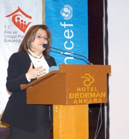 Hükümet, çocuk refahını yükseltmek için 'ölçekli' çalışmalar yürütecek