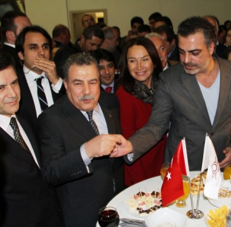 'Hükümet Kadın'ın oyuncuları Akbağ ve Midyat: Barış sürecine çok umutlandık