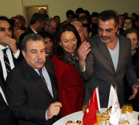 'Hükümet Kadın'ın oyuncuları Akbağ ve Midyat: Barış sürecine çok umutlandık