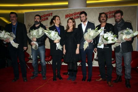 Hükümet Kadın'ın oyuncularından suç duyurusu yorumu: Yanlış filme gitmiştir