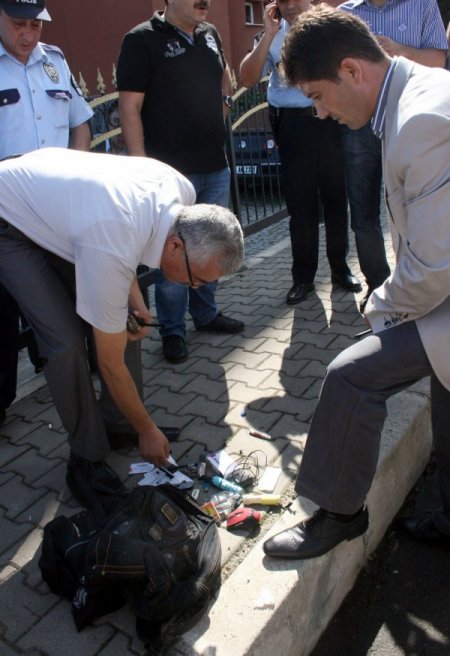 Hükümet Konağı önünde şüpheli çanta paniği