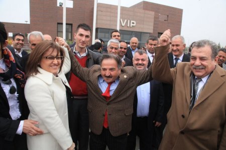 'Hükümet şehit ve gazilerin hatıralarına halel getirecek yaklaşımda olmaz'