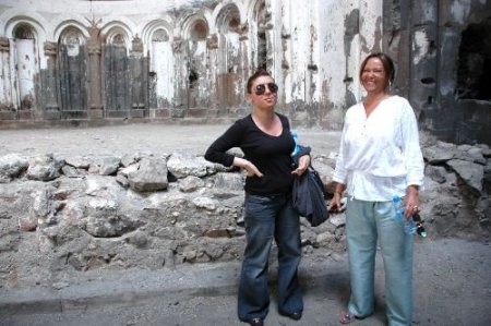 Hülya Avşar, Katedral Kilisesi'nde Şarkı Söyledi