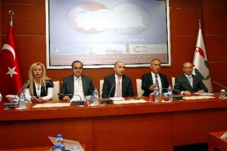 'hür Adam' Film Setinde Kullanılan Kerestelerle Cami Onarılacak