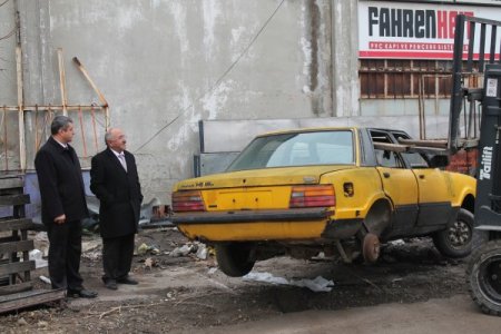 Hurda araçlar toplanıyor