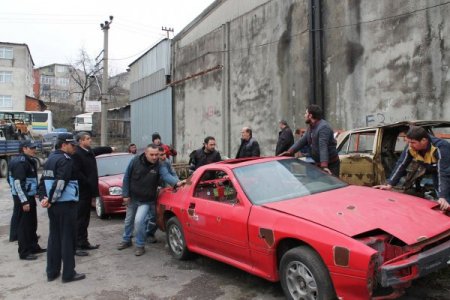Hurda araçlar toplanıyor