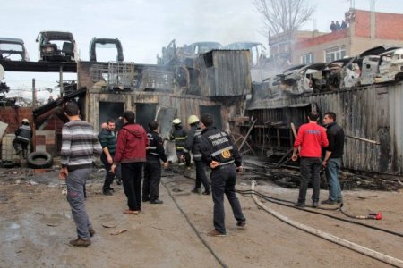 Hurda deposunda yangın çıktı, Bursa dumana büründü