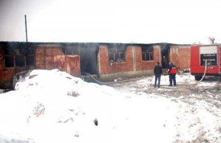 Hurda Kumaş Deposunda Yangın: 40 Ton Hurda Kumaş Yandı