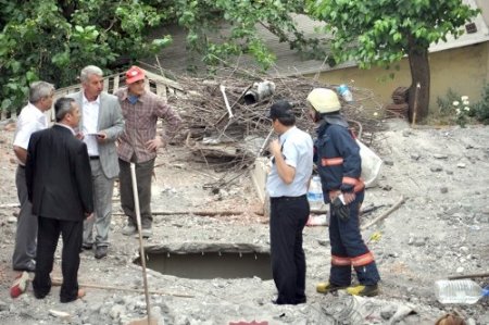 Hurdacı, beton bloğun altında kaldı