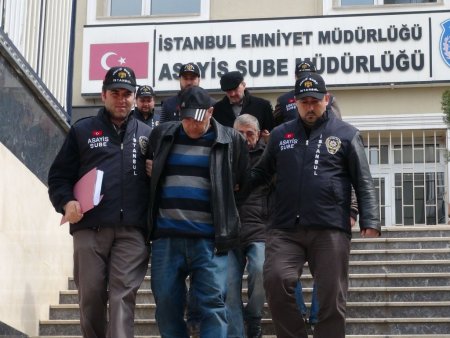 Hurdacıyı polis süsü vererek gasp etmişler