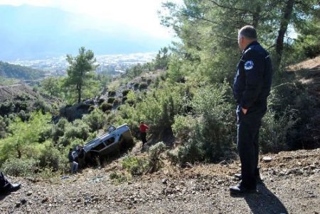 Hurdaya Dönen Araçtan Yaralı Kurtuldu