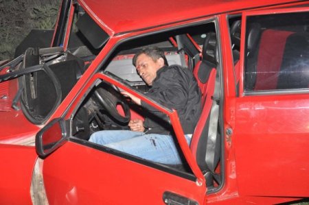 Hurdaya Dönen Otomobilde Sıkıştı