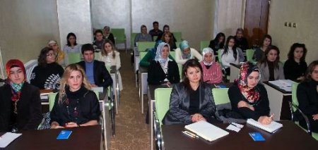 Hürsiad Yönetici Asistanlarına Semineri Veriyor