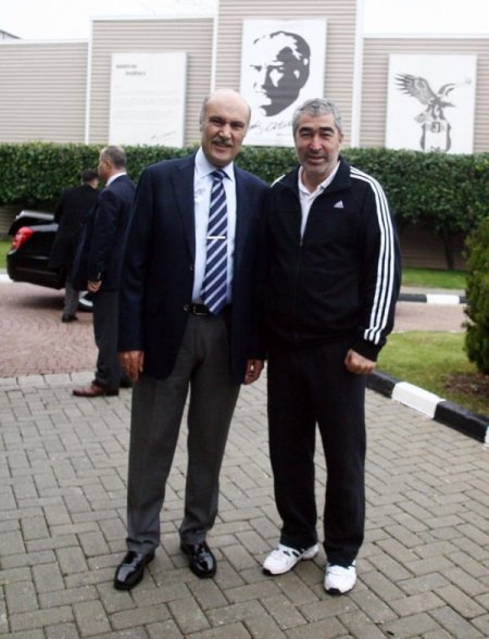 Hüseyin Çapkın’dan Beşiktaş'a ziyaret