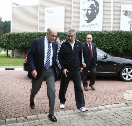 Hüseyin Çapkın’dan Beşiktaş'a ziyaret