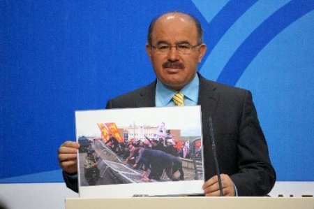 Hüseyin Çelik, Silivri'den fotoğraflarla CHP'ye tepki gösterdi