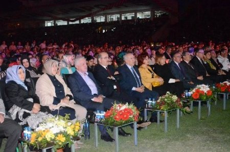 Hüseyin Çelik, Türkçe Olimpiyatları'nda birlik ve beraberlik çağrısı yaptı