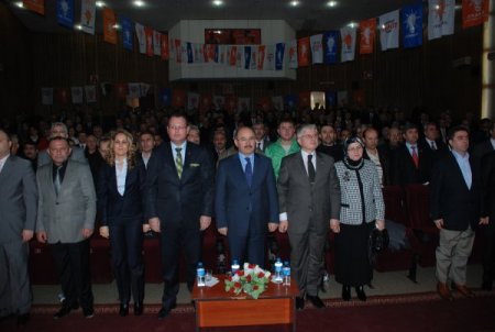 Hüseyin Çelik:ak Olan Alnımıza Kara Çamur Sürmeye Çalışanın Alnını Karışlarız