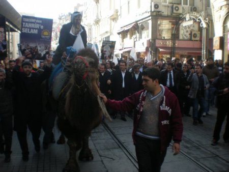 Hüsnü Mübarek'e Develi Protesto