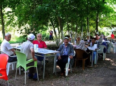 Huzurevi Sakinleri Karacabey Boğazı'nı Gezdi
