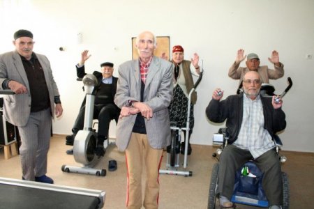 Huzurevi sakinlerinden ‘Gangnam Style’ şov