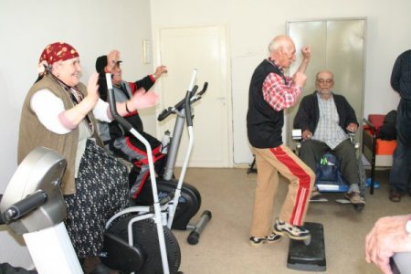 Huzurevi sakinlerinden ‘Gangnam Style’ şov