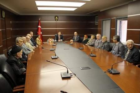 Huzurevi sakinlerinden valiliğe ziyaret