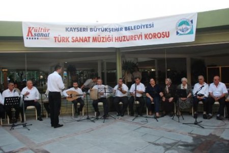 Huzurevi Sakinlerinin Konseri Büyük İlgi Gördü