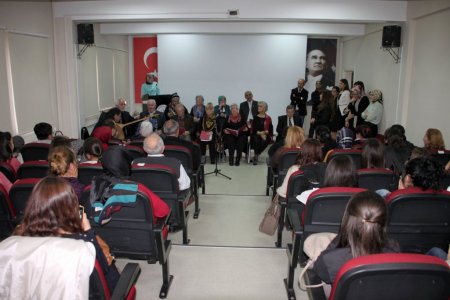 Huzurevi sakinlerinin kurduğu TSM topluluğu üniversitede konser verdi